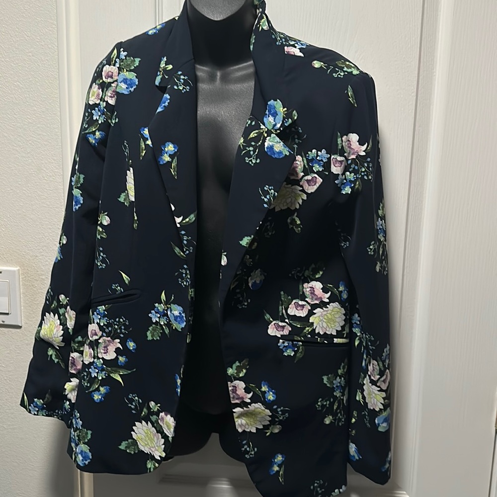 Cynthia Rowley floral blazer size M only worn twice! Freshly dry cleaned!!